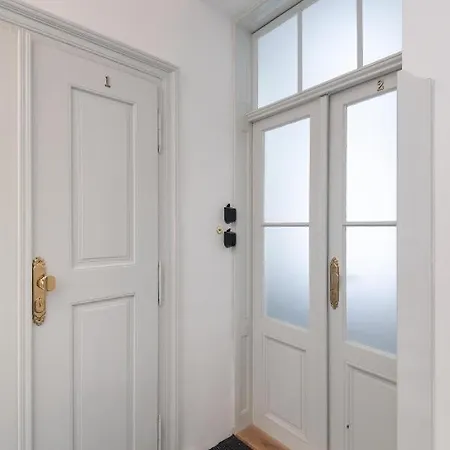 아파트 Quiet In The Heart Of Old Town Centre *